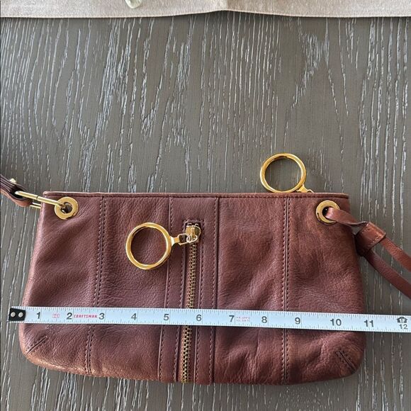 Via Spiga Chic Brown Leather Clutch Wristlet Gold-Tone Accents Zipper Closure - Picture 5 of 10